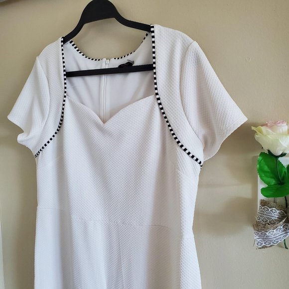 ILE NEW YORK Dress white heart neck - Picture 10 of 13